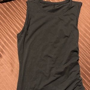 Black Lululemon tank